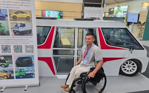 Миколаївський автомобіль для людей в інвалідних візках представили у Мюнхені